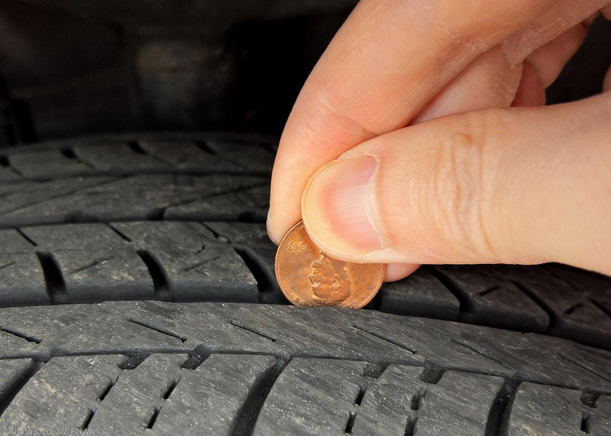 4 SIGNS YOUR TYRES NEED ROTATING